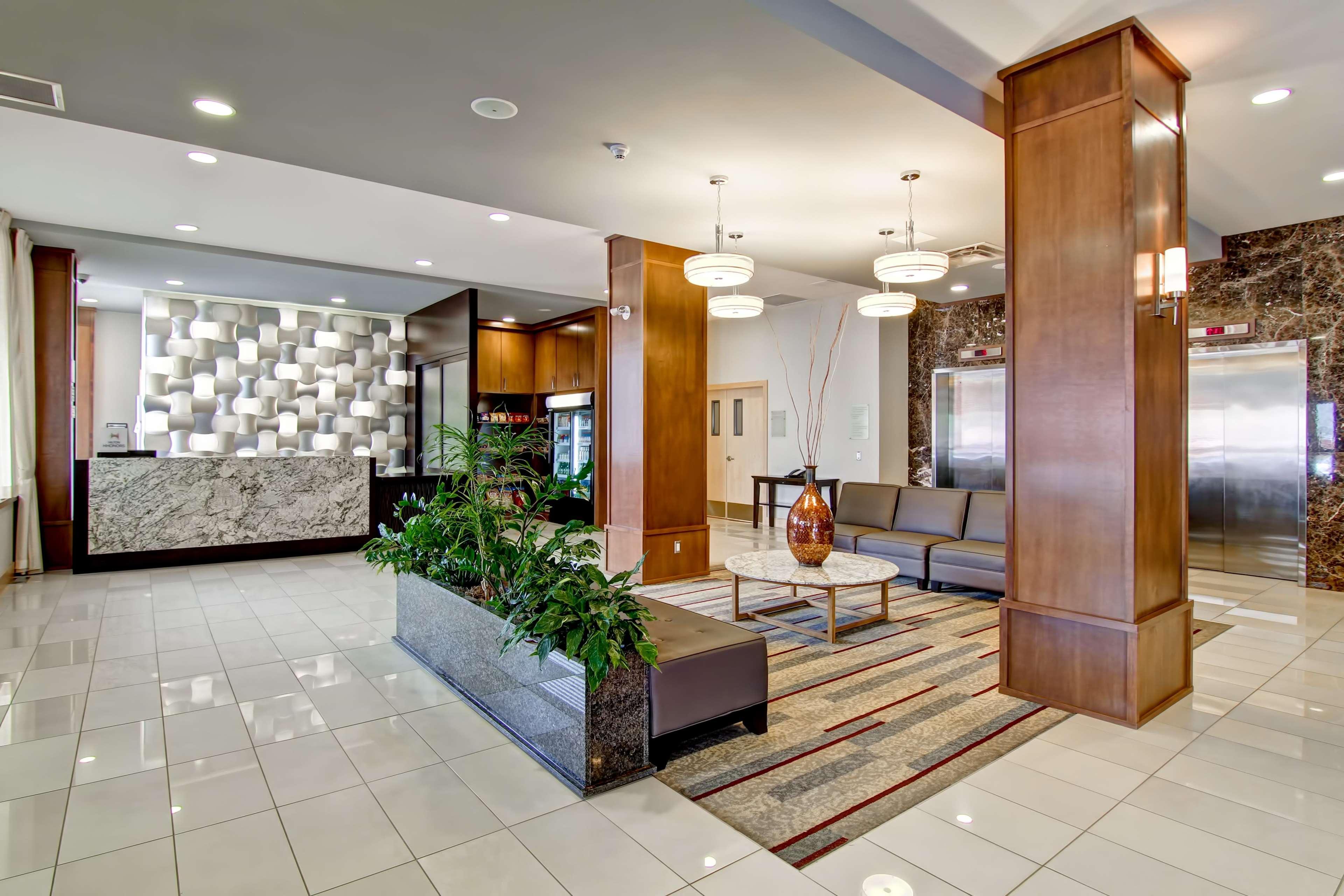 Hotel Doubletree By Hilton - Kamloops Extérieur photo