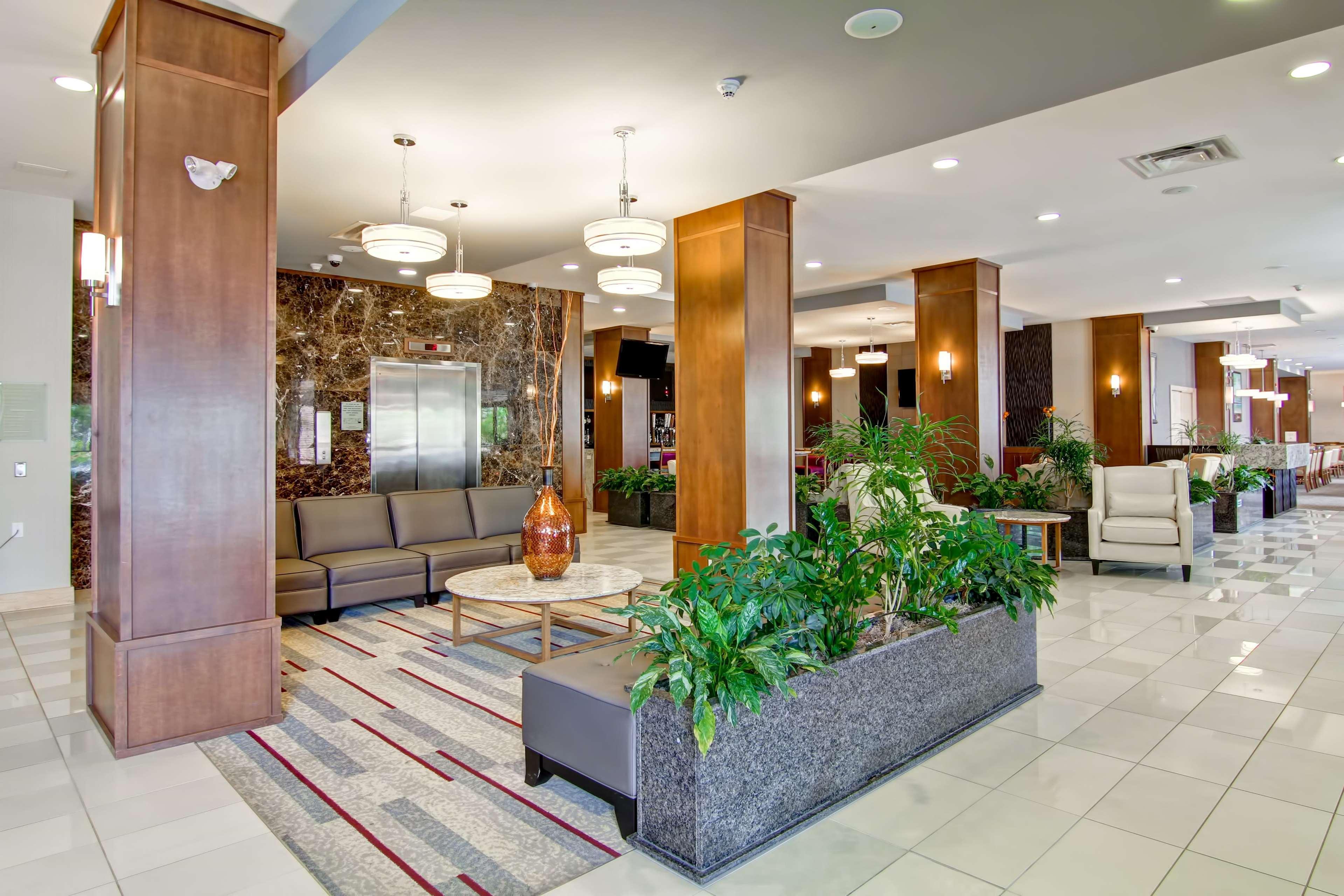Hotel Doubletree By Hilton - Kamloops Extérieur photo