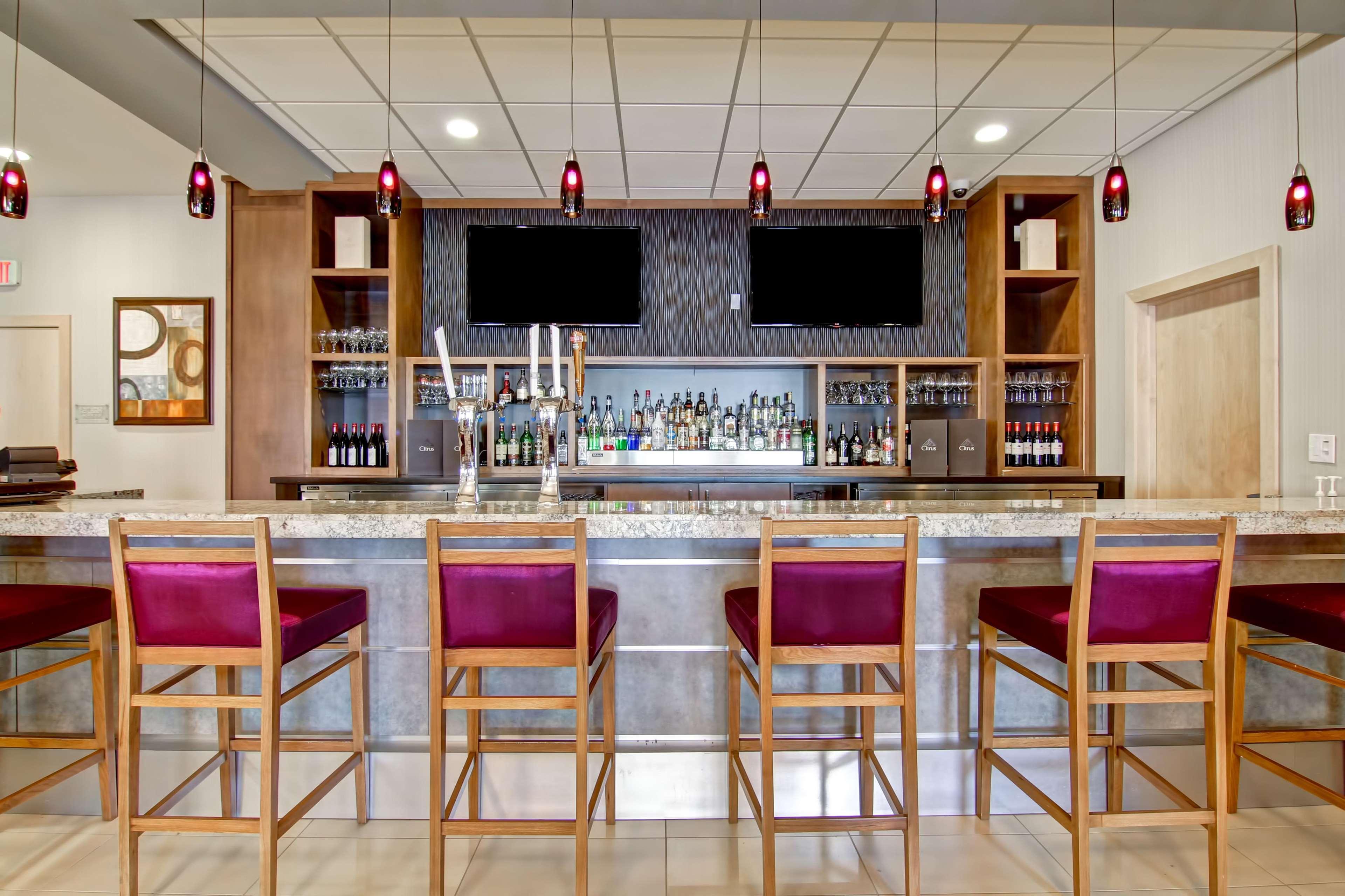 Hotel Doubletree By Hilton - Kamloops Extérieur photo