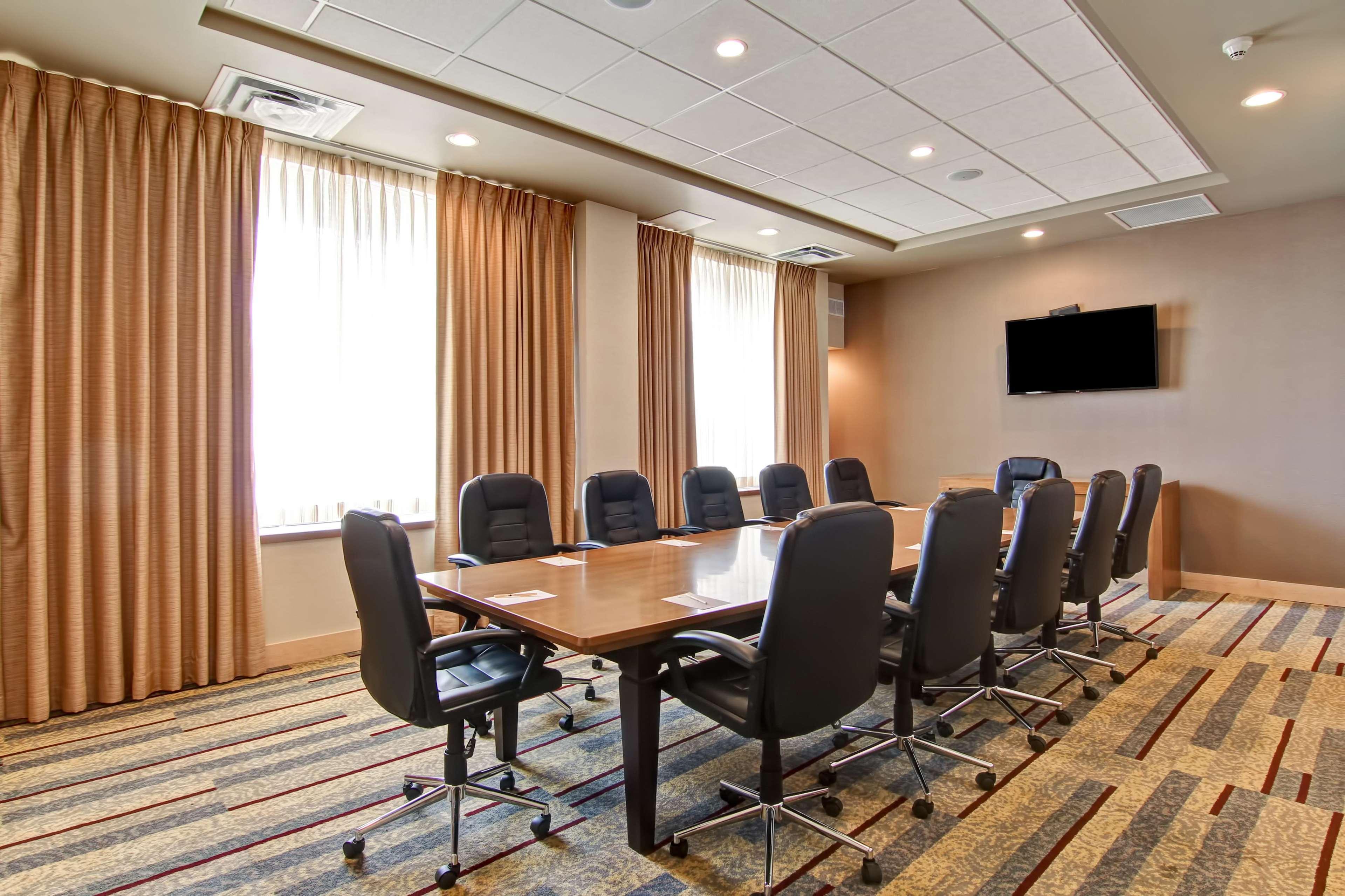 Hotel Doubletree By Hilton - Kamloops Extérieur photo