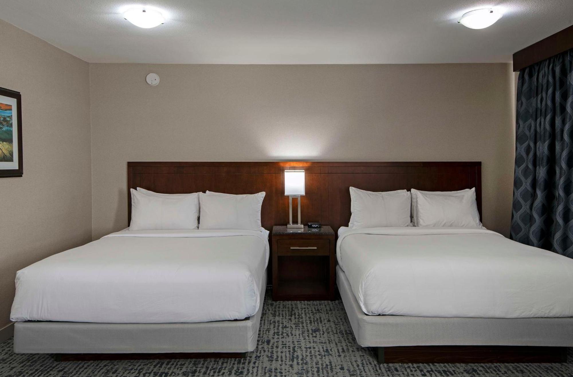 Hotel Doubletree By Hilton - Kamloops Extérieur photo