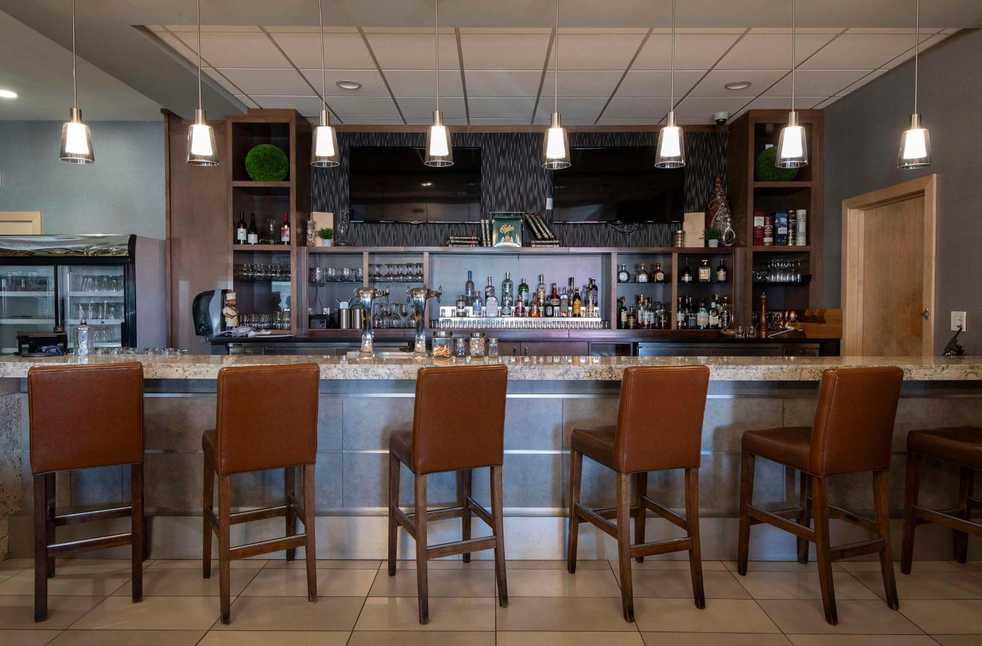 Hotel Doubletree By Hilton - Kamloops Extérieur photo