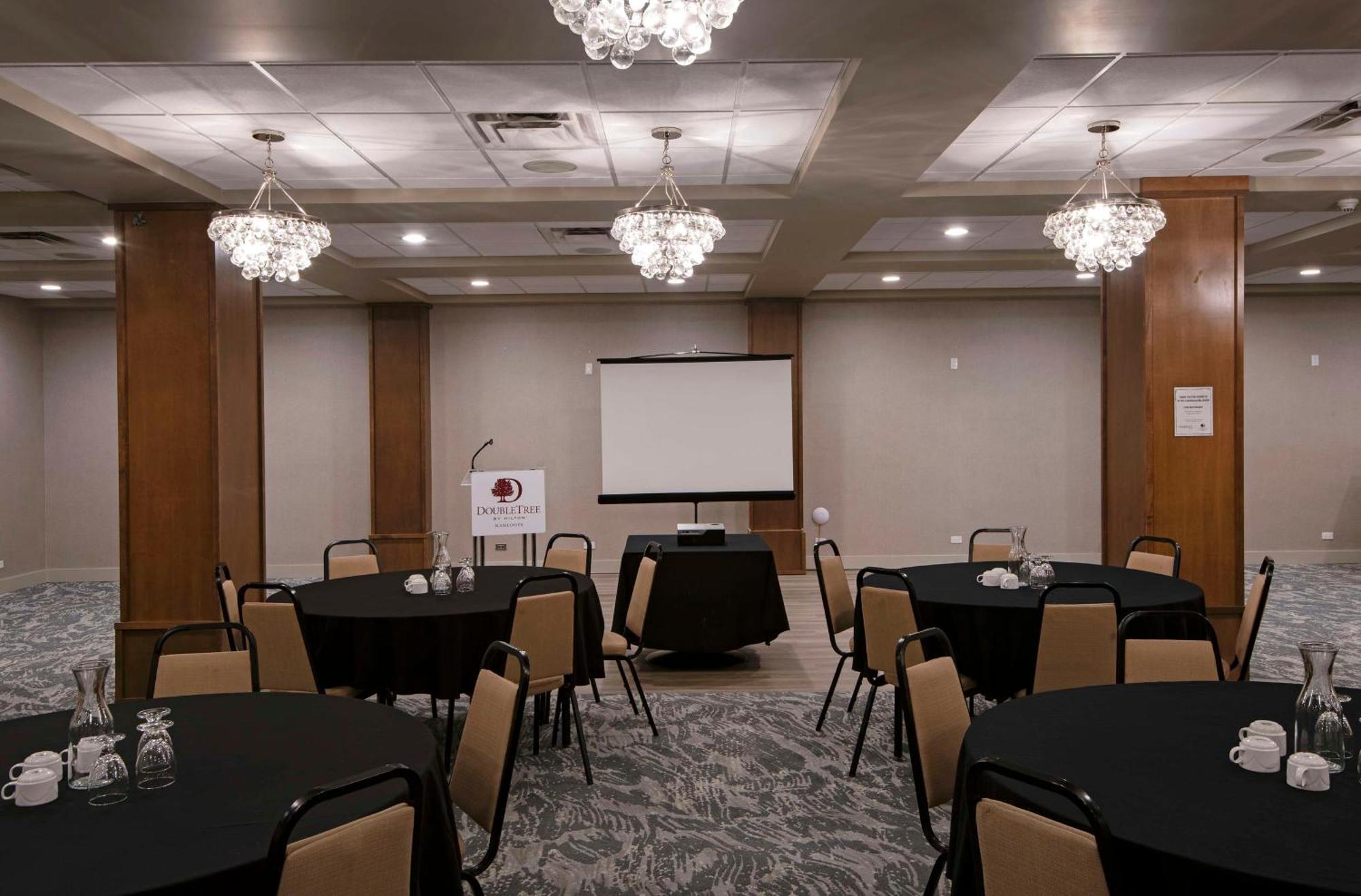 Hotel Doubletree By Hilton - Kamloops Extérieur photo