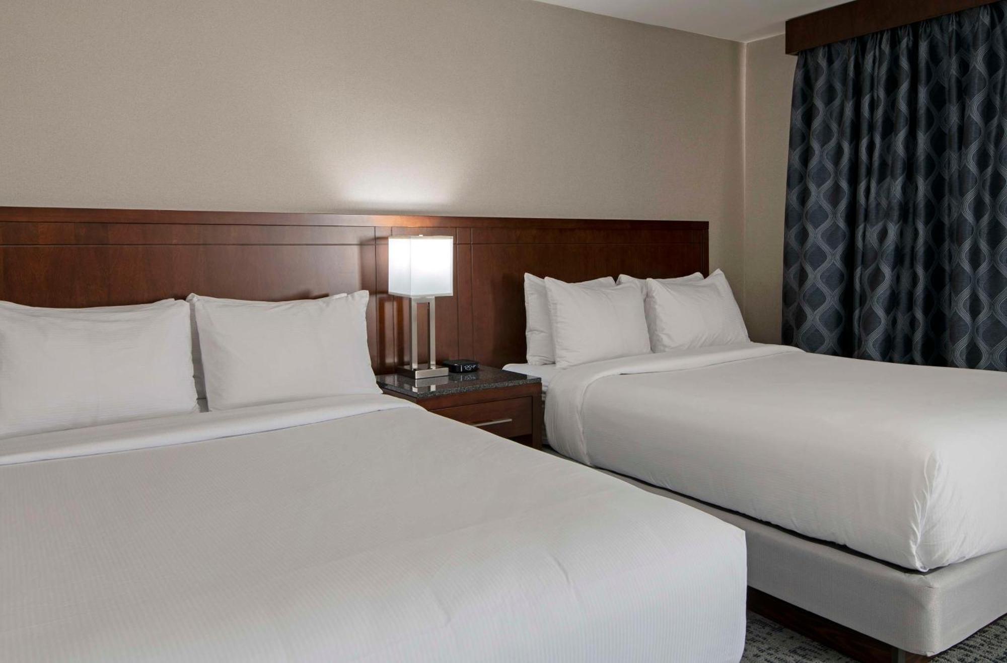 Hotel Doubletree By Hilton - Kamloops Extérieur photo