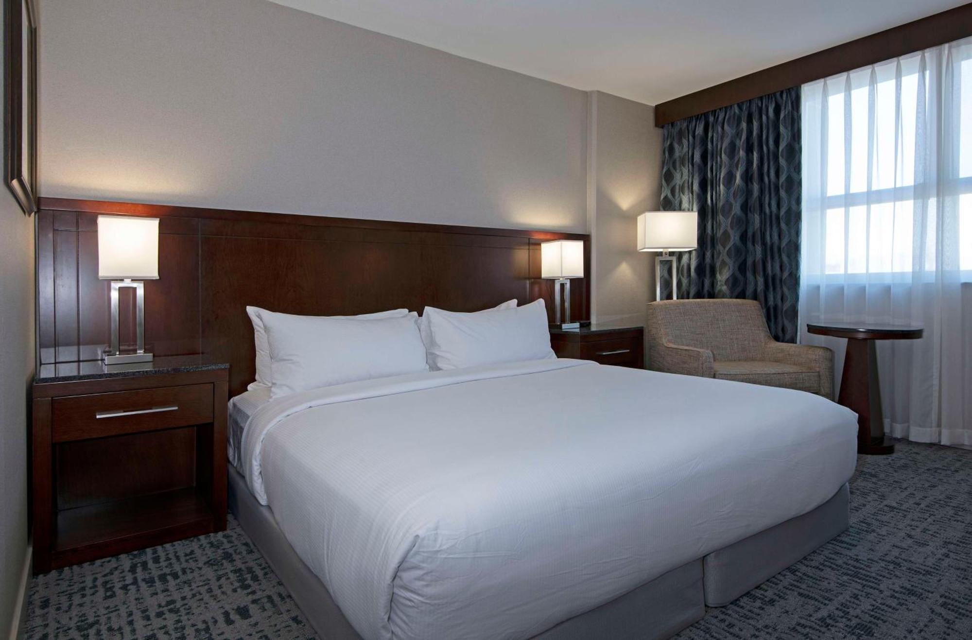 Hotel Doubletree By Hilton - Kamloops Extérieur photo