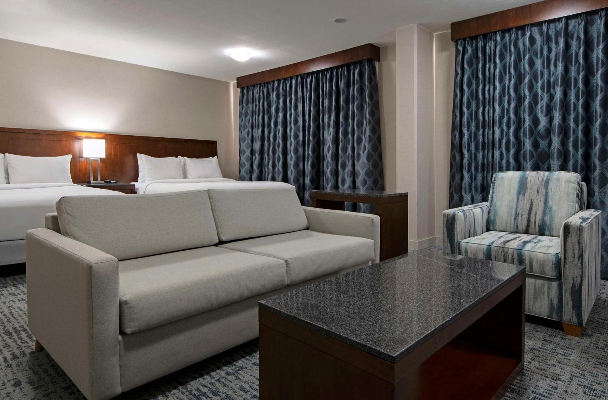 Hotel Doubletree By Hilton - Kamloops Extérieur photo