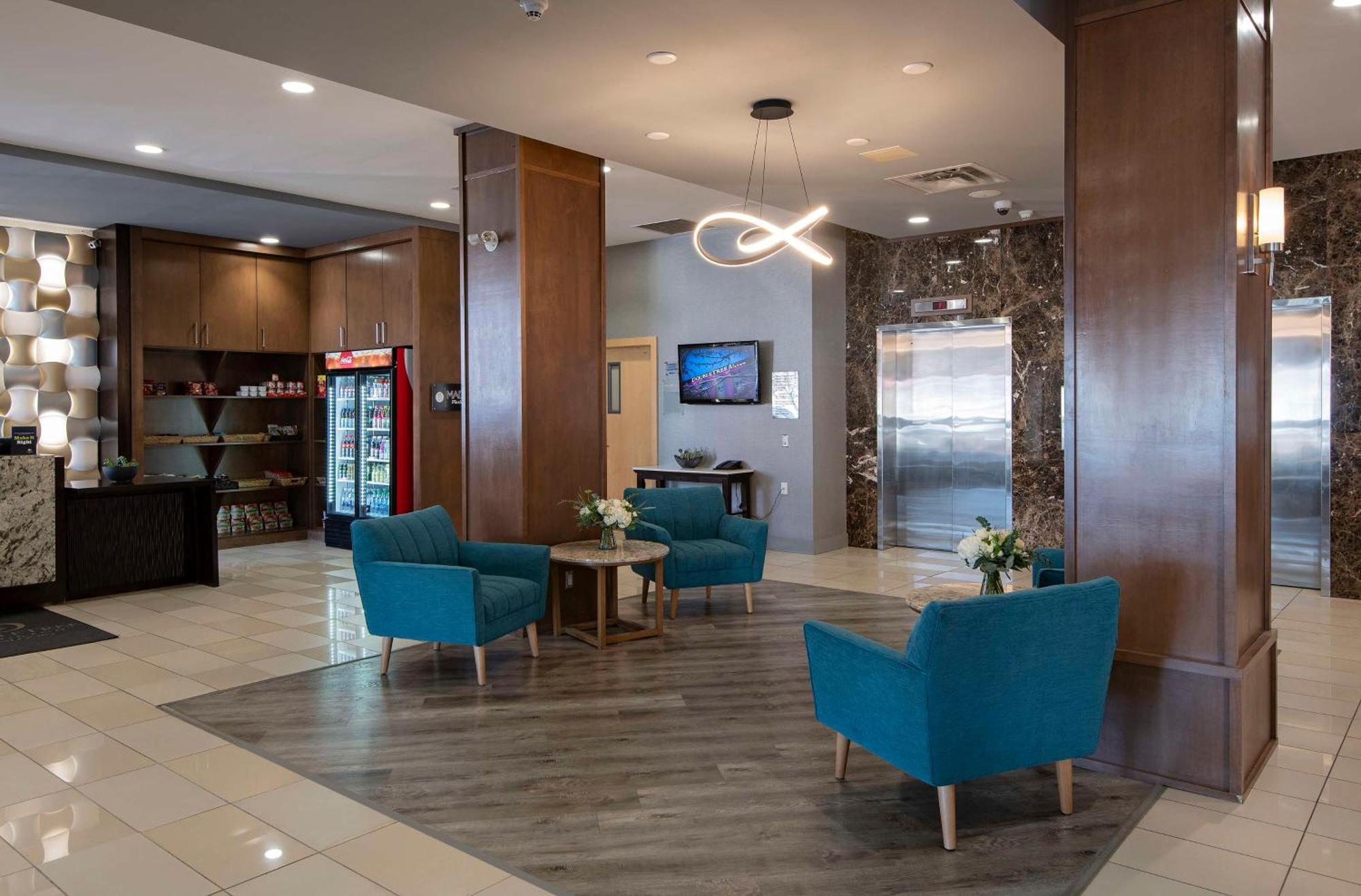 Hotel Doubletree By Hilton - Kamloops Extérieur photo