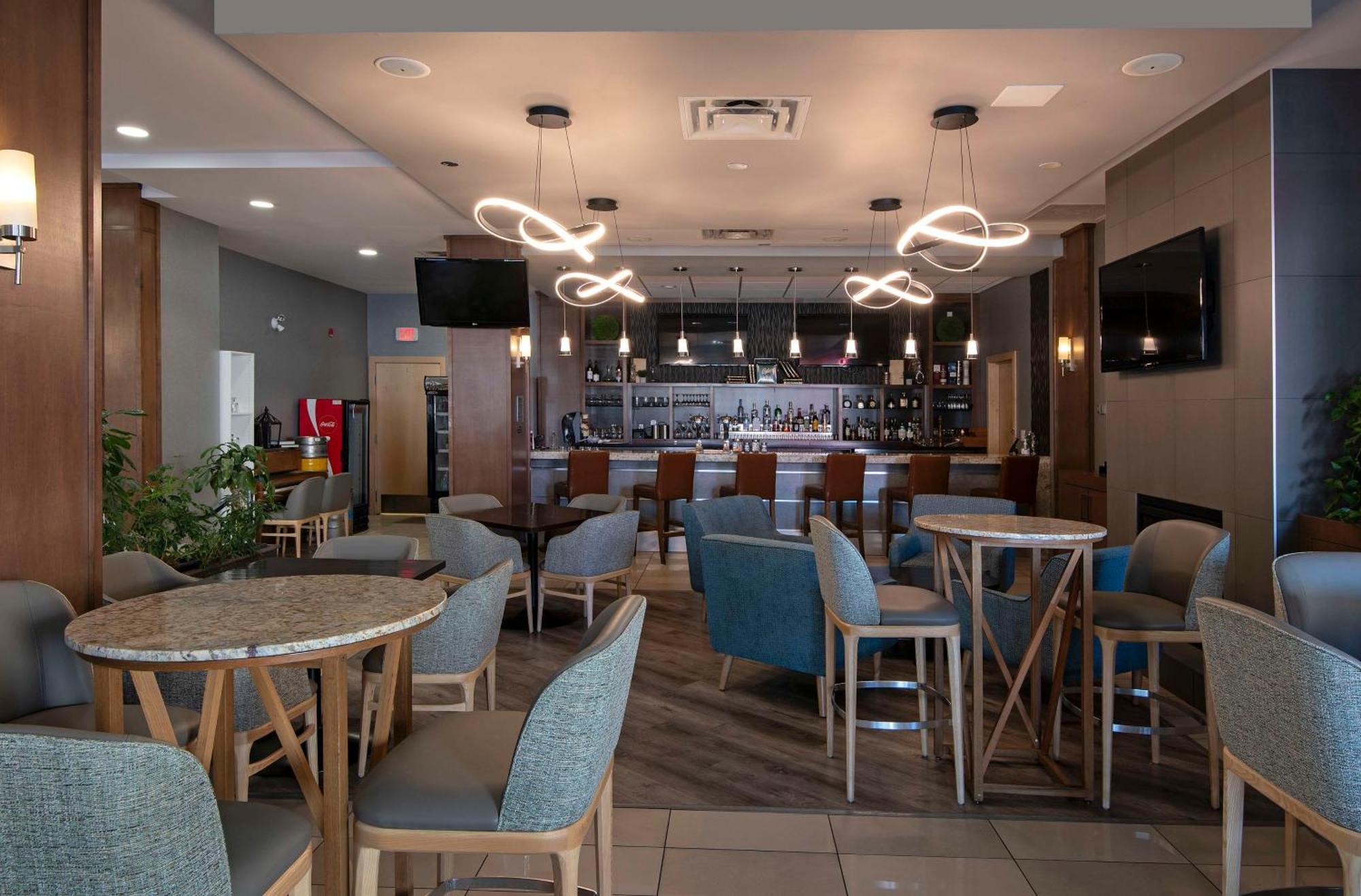Hotel Doubletree By Hilton - Kamloops Extérieur photo