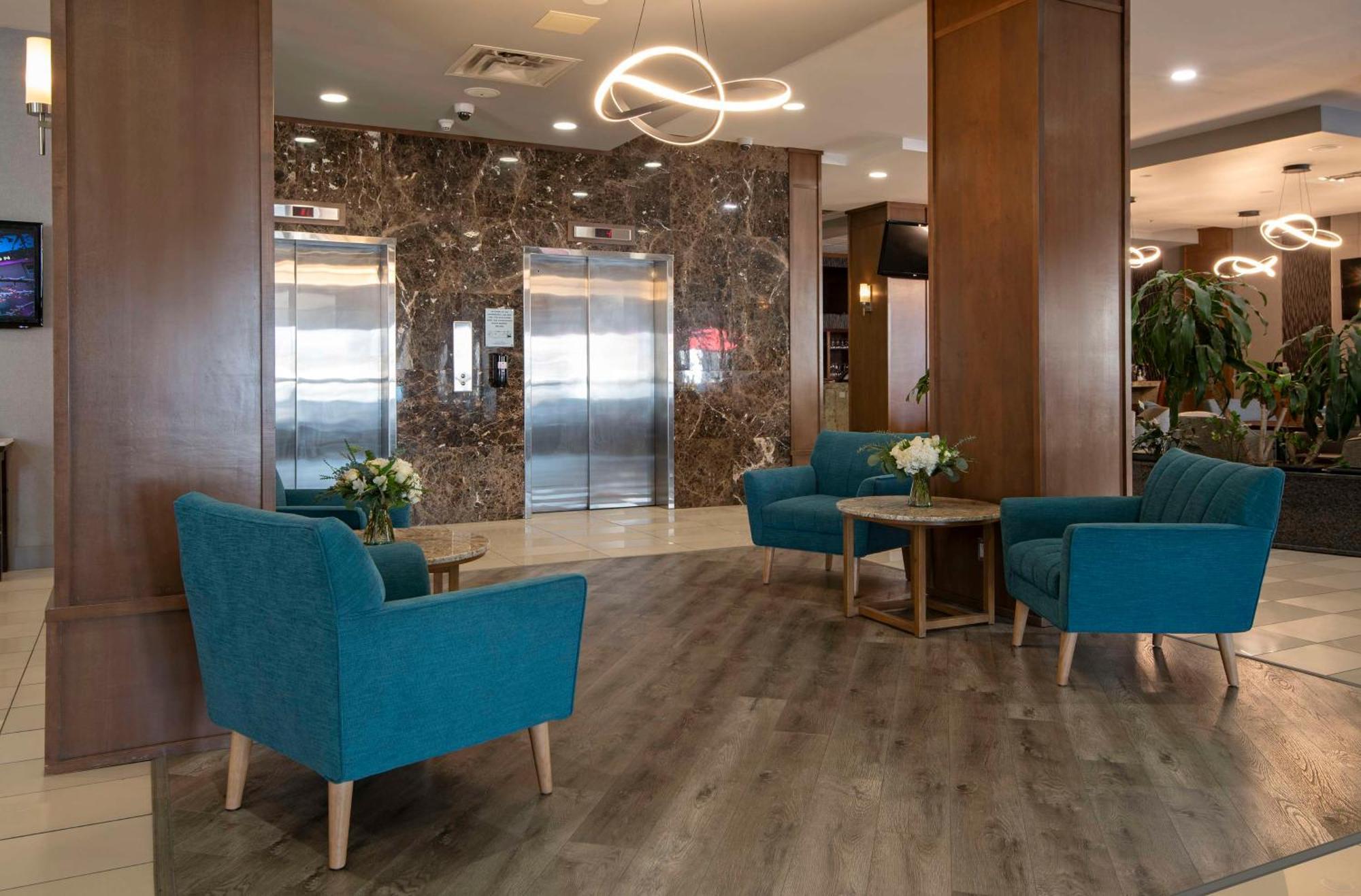 Hotel Doubletree By Hilton - Kamloops Extérieur photo