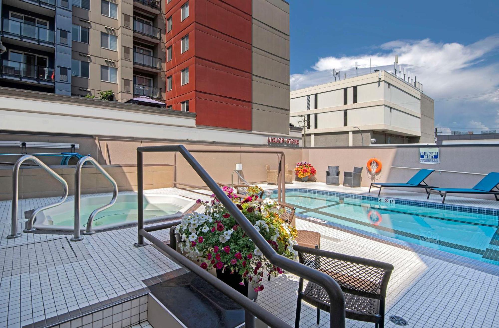 Hotel Doubletree By Hilton - Kamloops Extérieur photo