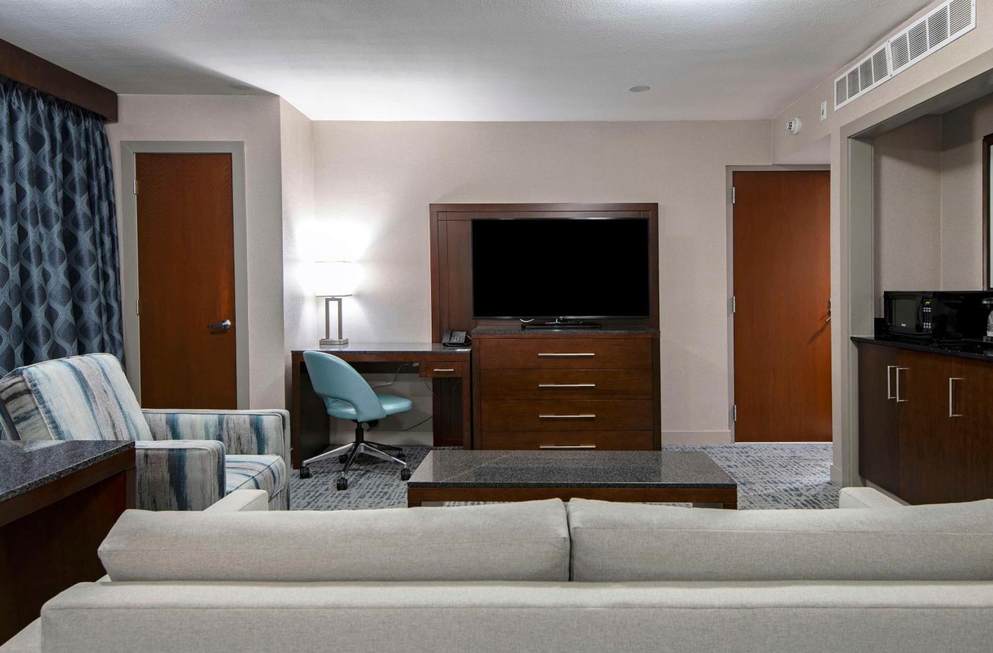 Hotel Doubletree By Hilton - Kamloops Extérieur photo