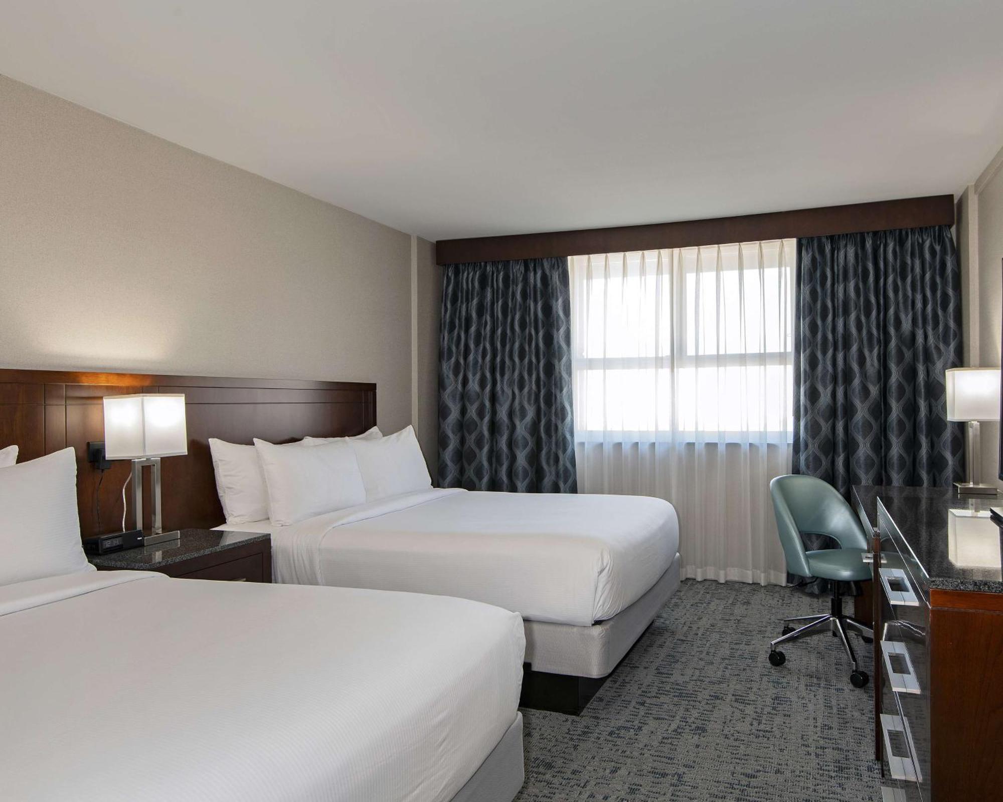 Hotel Doubletree By Hilton - Kamloops Extérieur photo