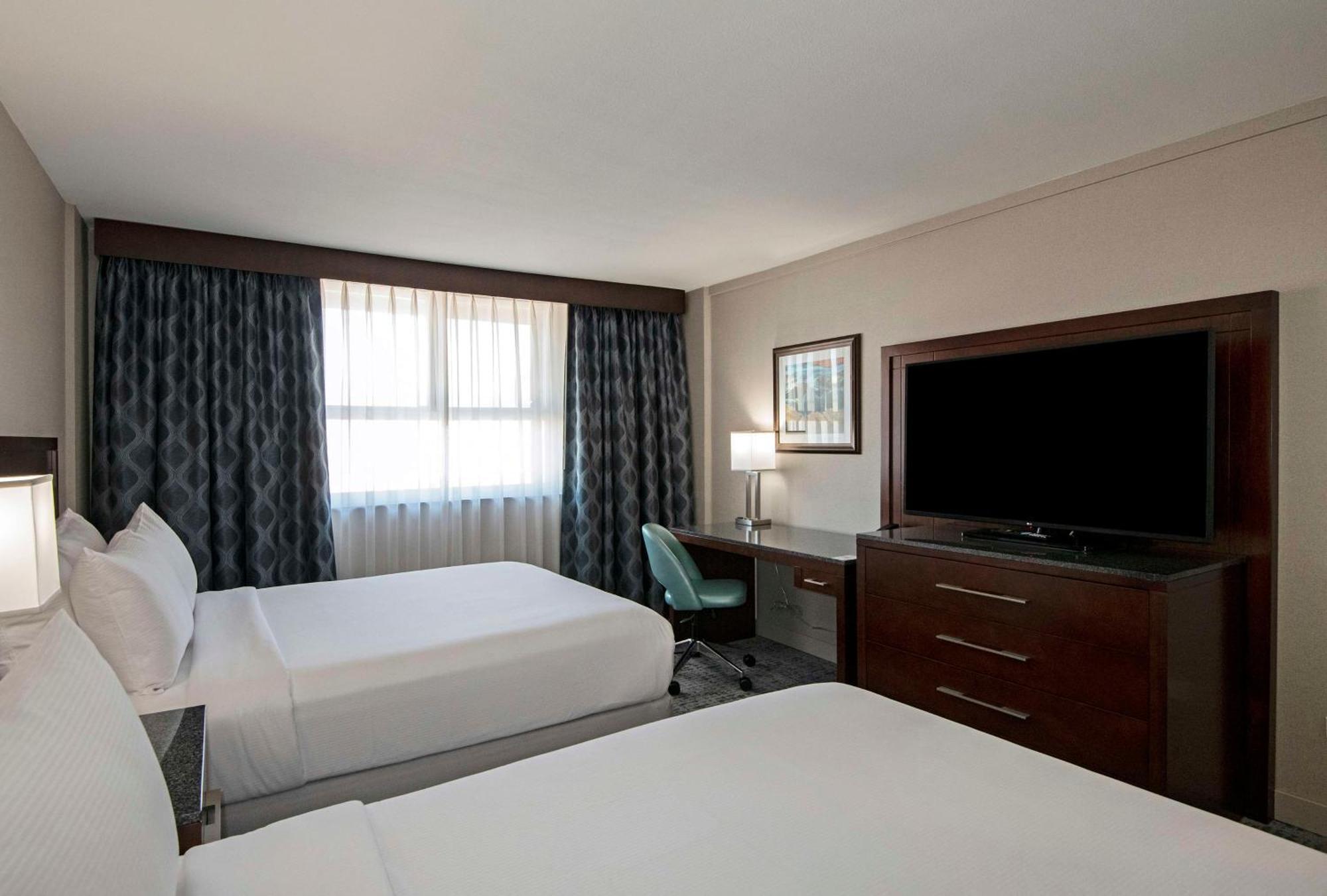 Hotel Doubletree By Hilton - Kamloops Extérieur photo